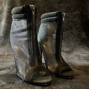 Used Black Charlotte Russe Heels!